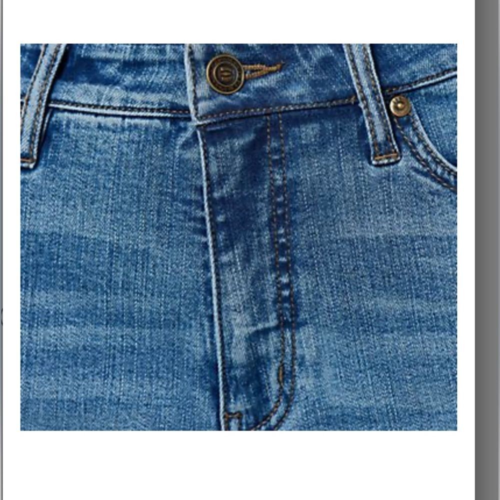 Candace Cameron Bure dark wash Denim Short 20W NWT - Picture 4 of 9